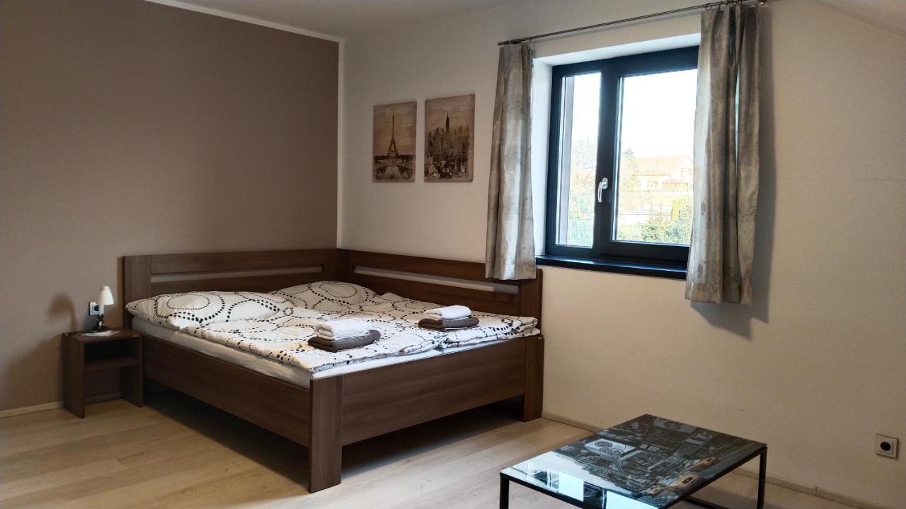 Penzion U Brazdu Ivancice Extérieur photo