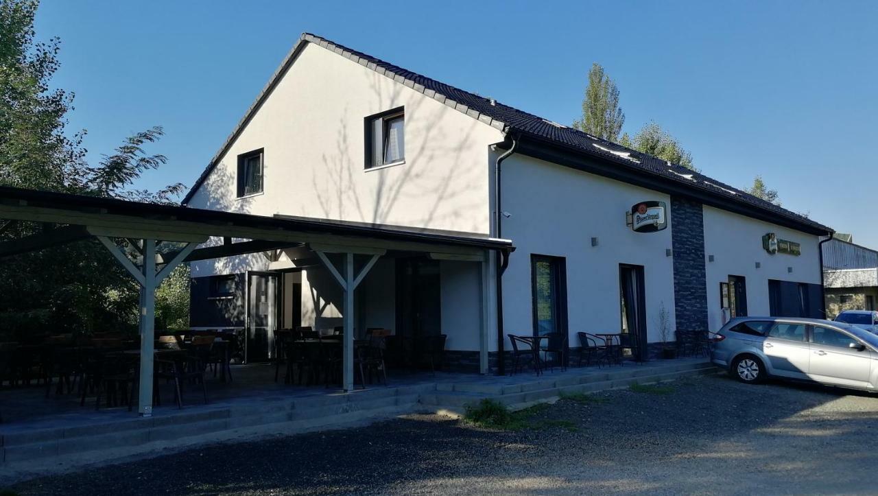 Penzion U Brazdu Ivancice Extérieur photo